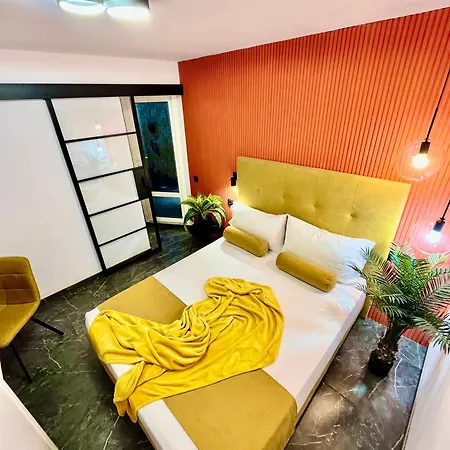 Parking & Patio, Design Centro *