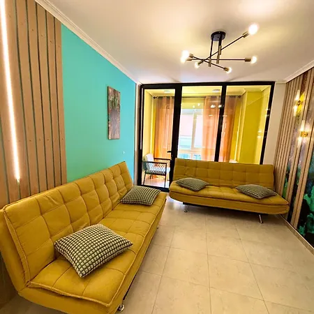 Apartment Parking & Patio, Design Centro *