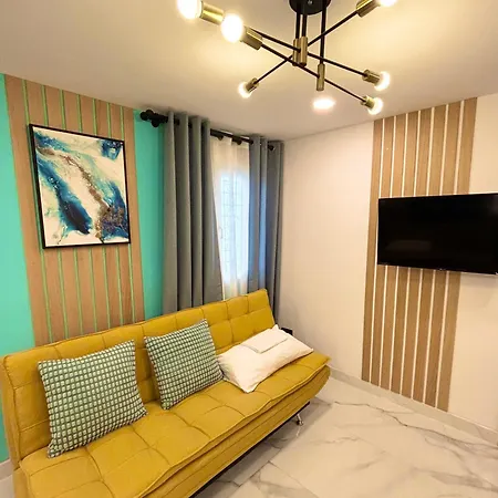 Apartament Parking & Patio, Design Centro